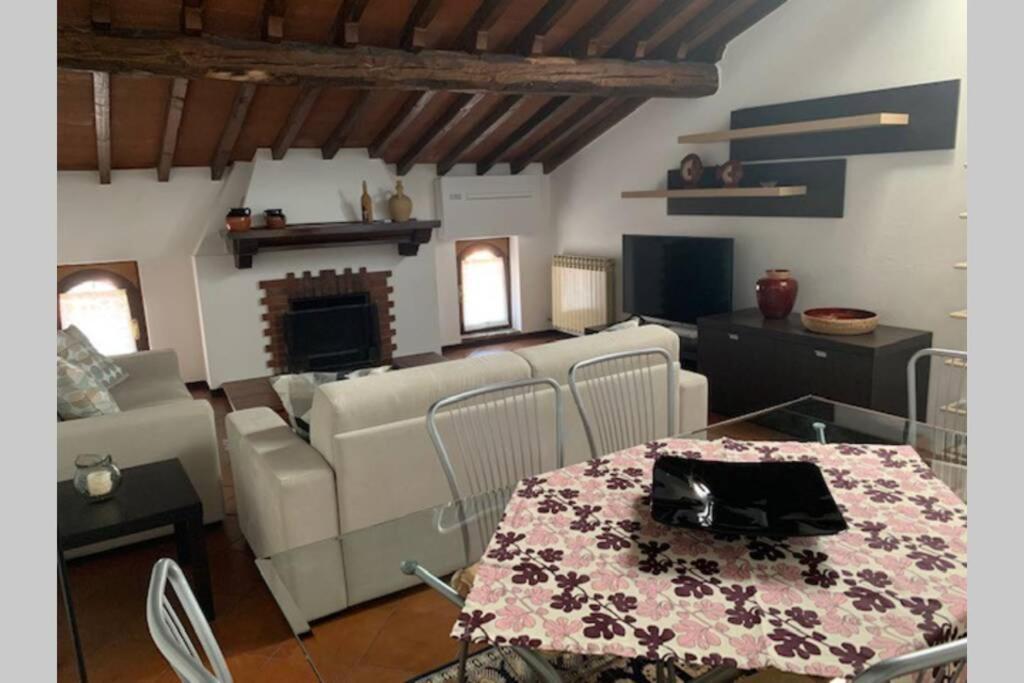 Daisy House: Nice Attic In The Historical Center Salò Kültér fotó